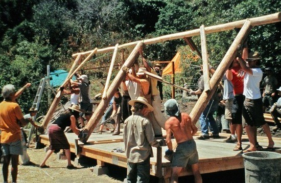 Cob Construction Returns to North America with Natural Building Workshops