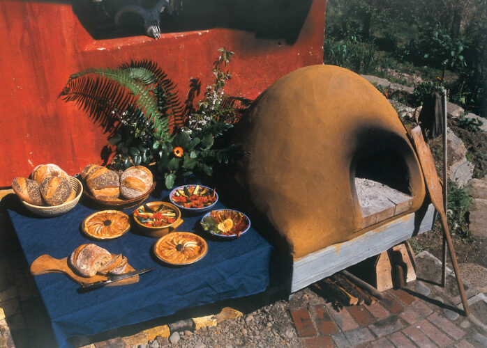 How to Build a Wood-Fired Pizza Oven in Your Backyard