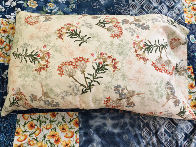 How to Sew a Standard Pillowcase