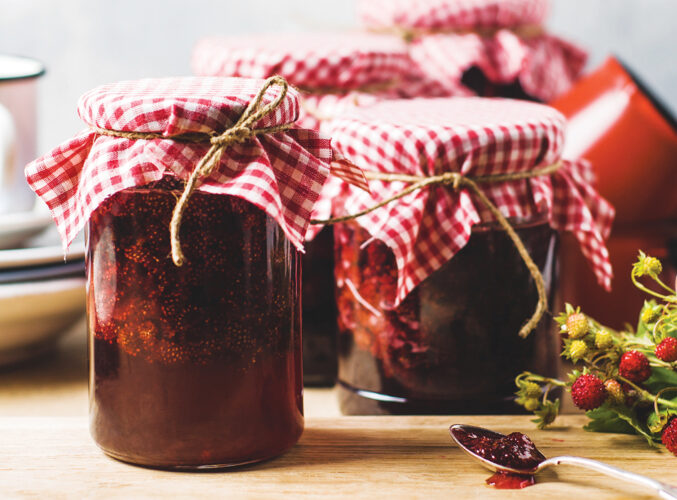 44 Ideas for Homemade Christmas Gifts from the Homestead