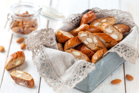 Make Traditional Italian Biscotti Recipes Image